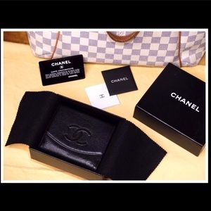 CHANEL CC LOGO BLACK BIFOLD WALLET!